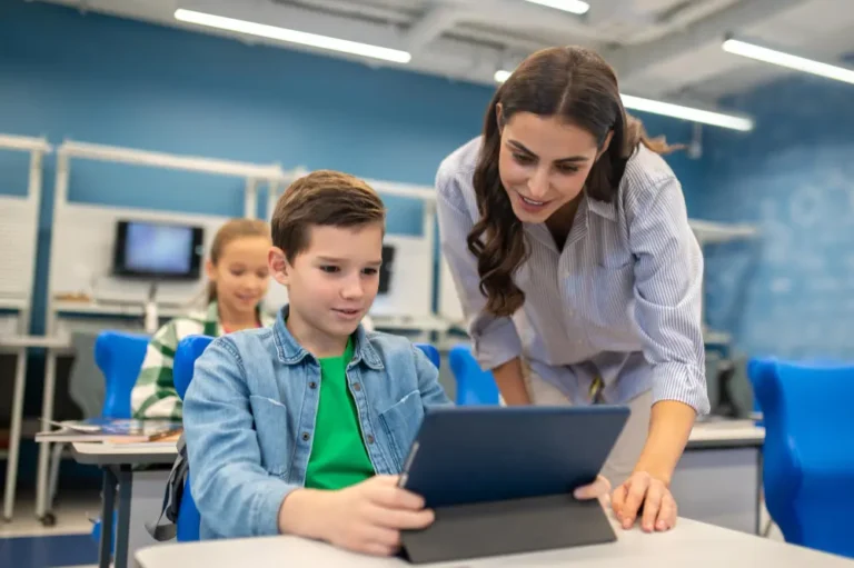 O que é um sistema escolar